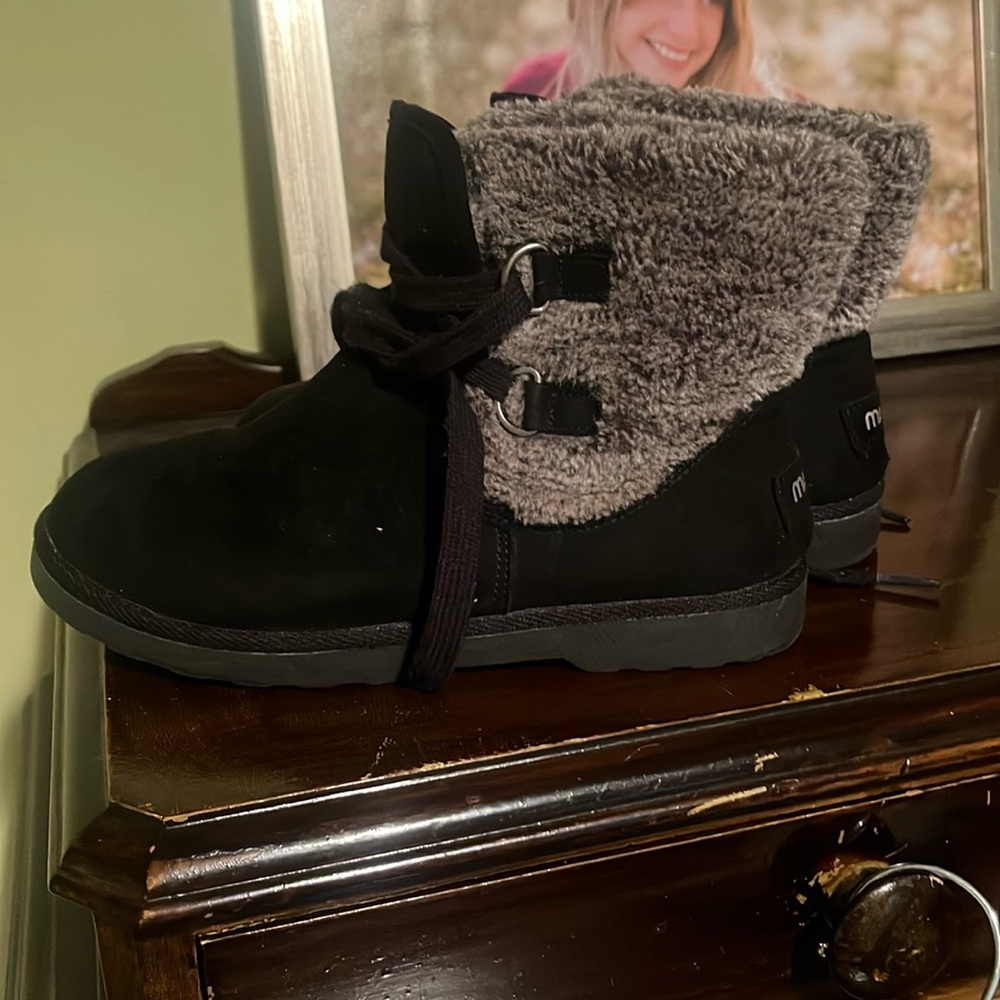 Black boots